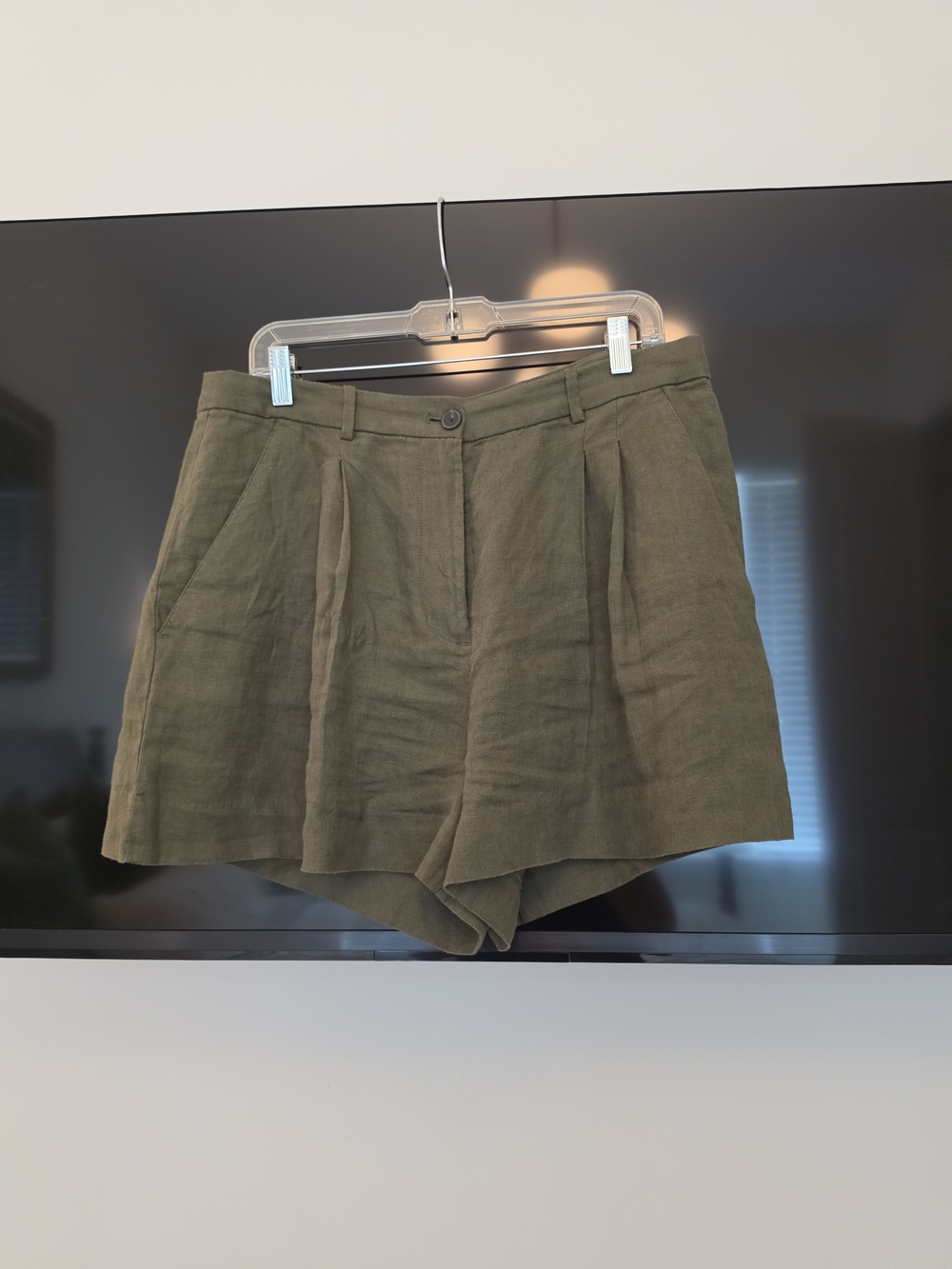 Banana Republic Olive Green Pleated Women's Shorts